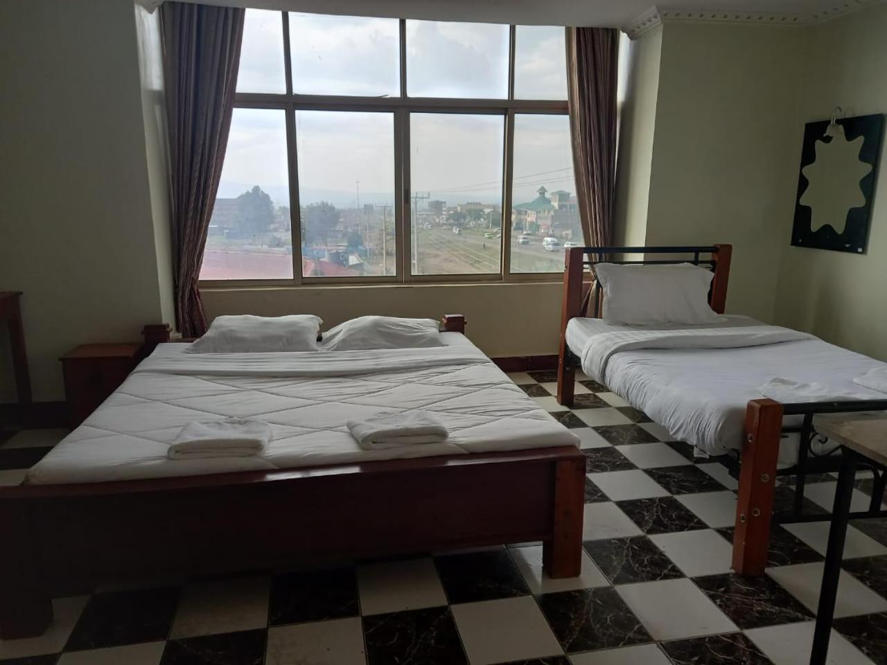 Newstead Hotel נאיוואשה מראה חיצוני תמונה