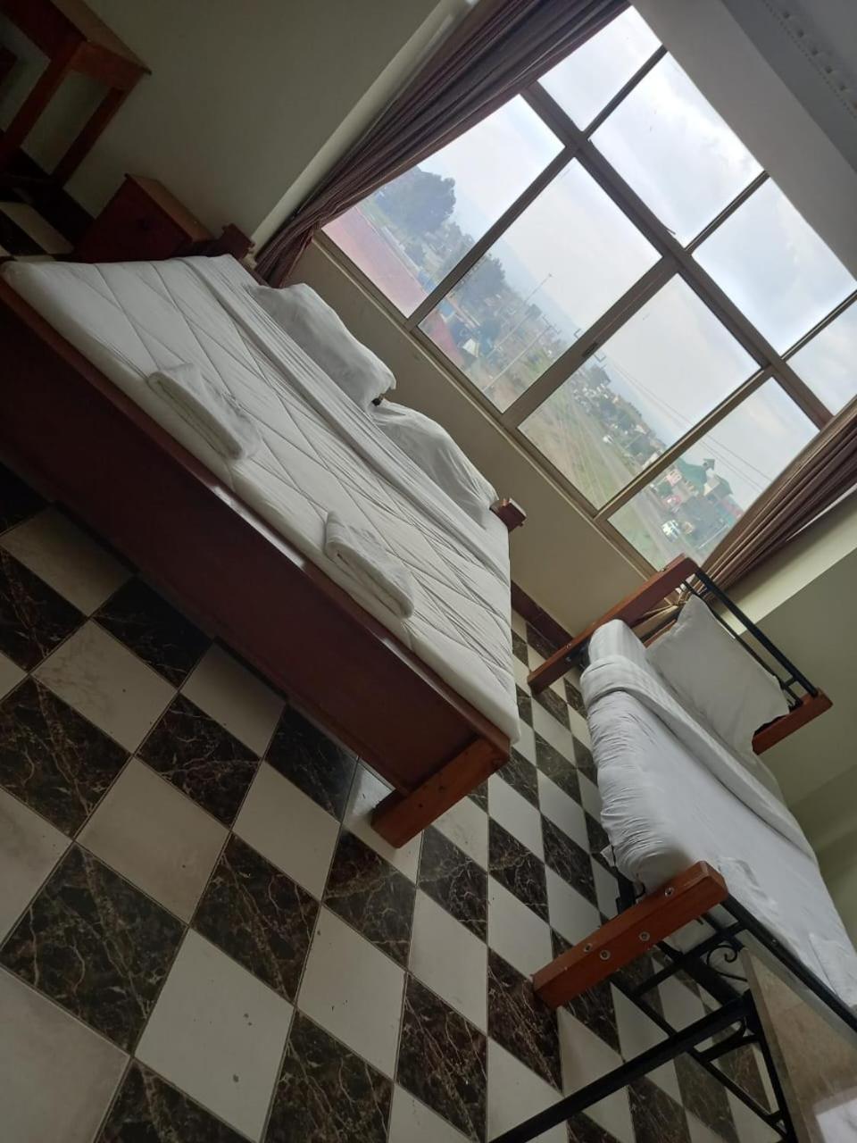 Newstead Hotel נאיוואשה מראה חיצוני תמונה