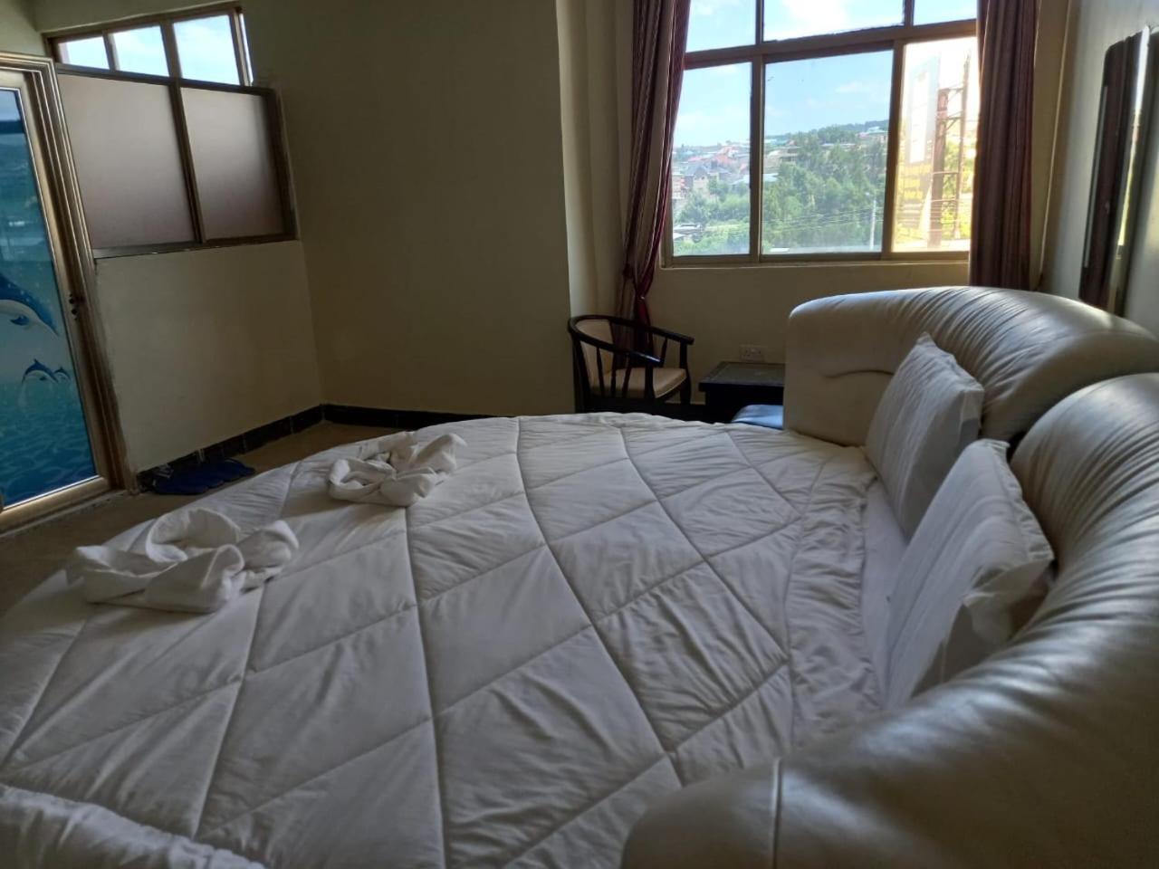 Newstead Hotel נאיוואשה מראה חיצוני תמונה