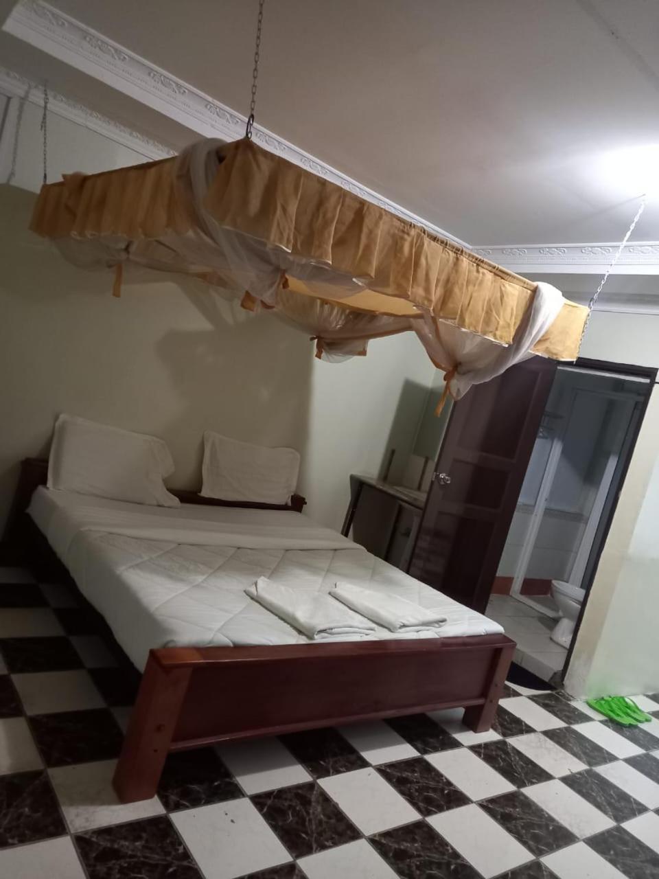 Newstead Hotel נאיוואשה מראה חיצוני תמונה