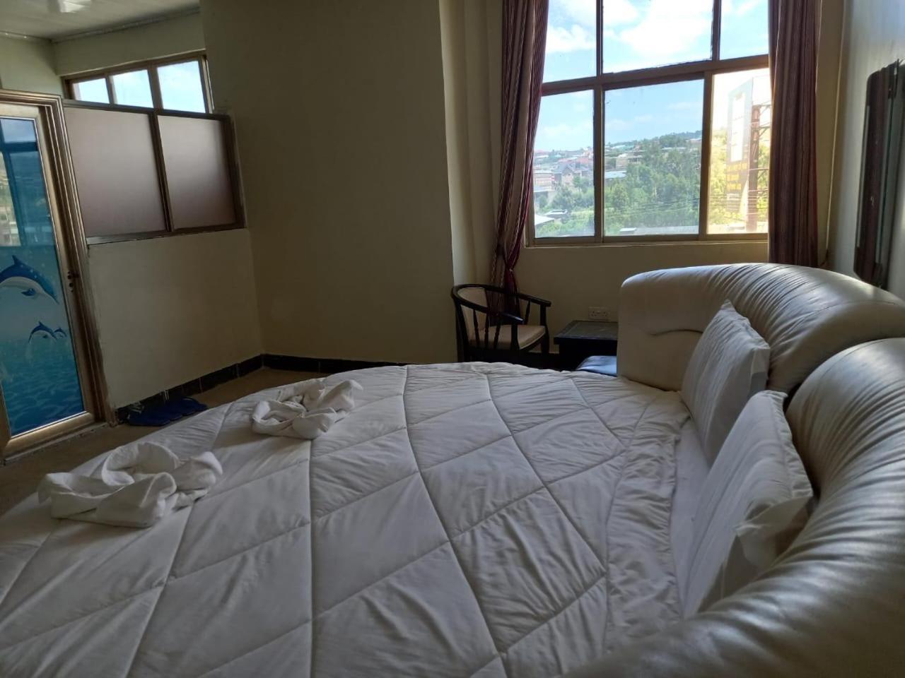 Newstead Hotel נאיוואשה מראה חיצוני תמונה