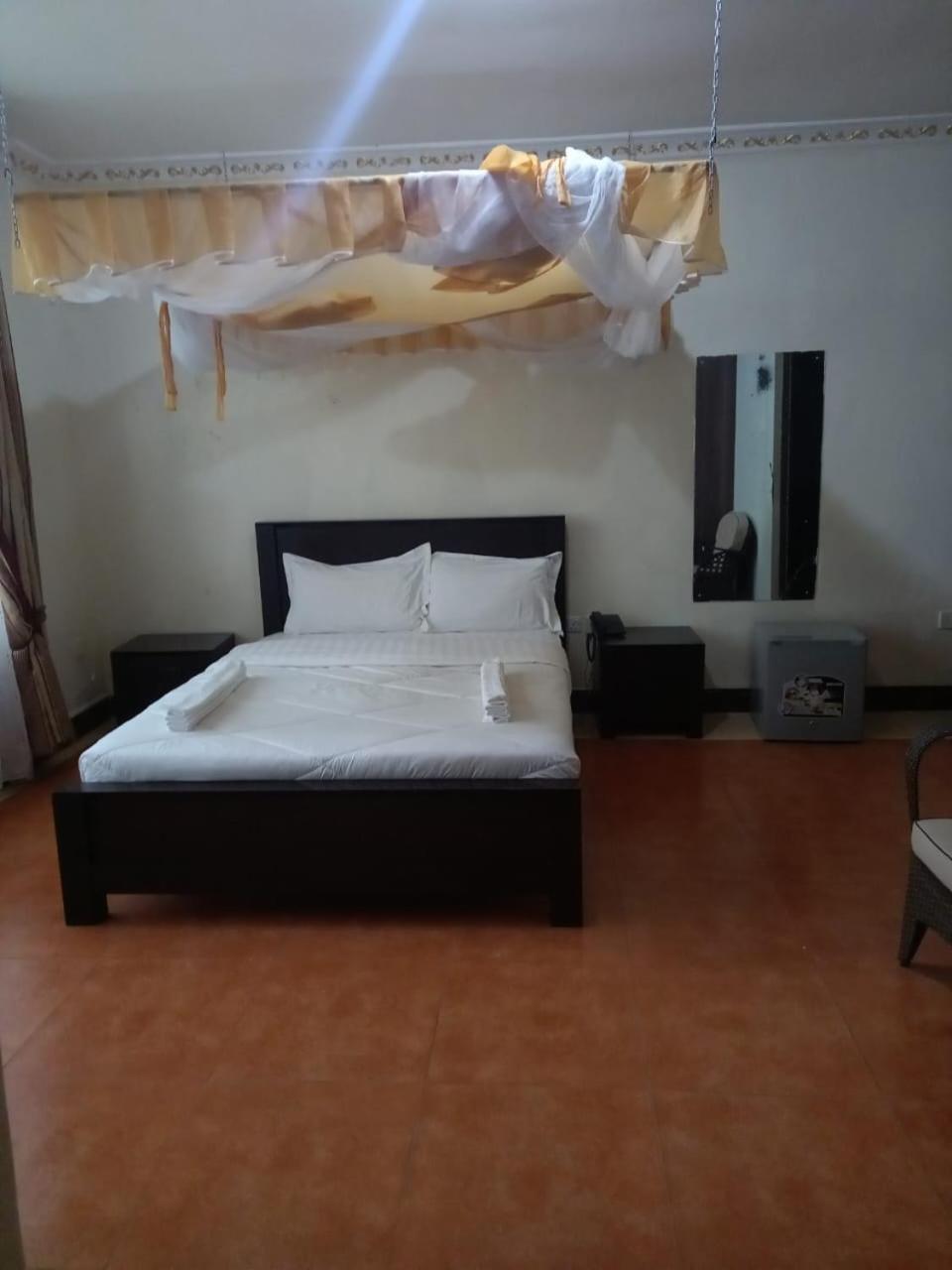 Newstead Hotel נאיוואשה מראה חיצוני תמונה