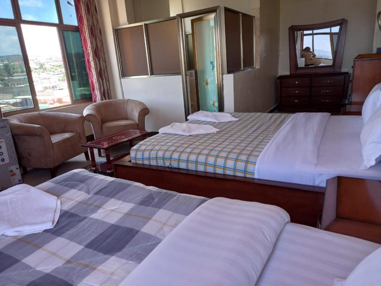 Newstead Hotel נאיוואשה מראה חיצוני תמונה