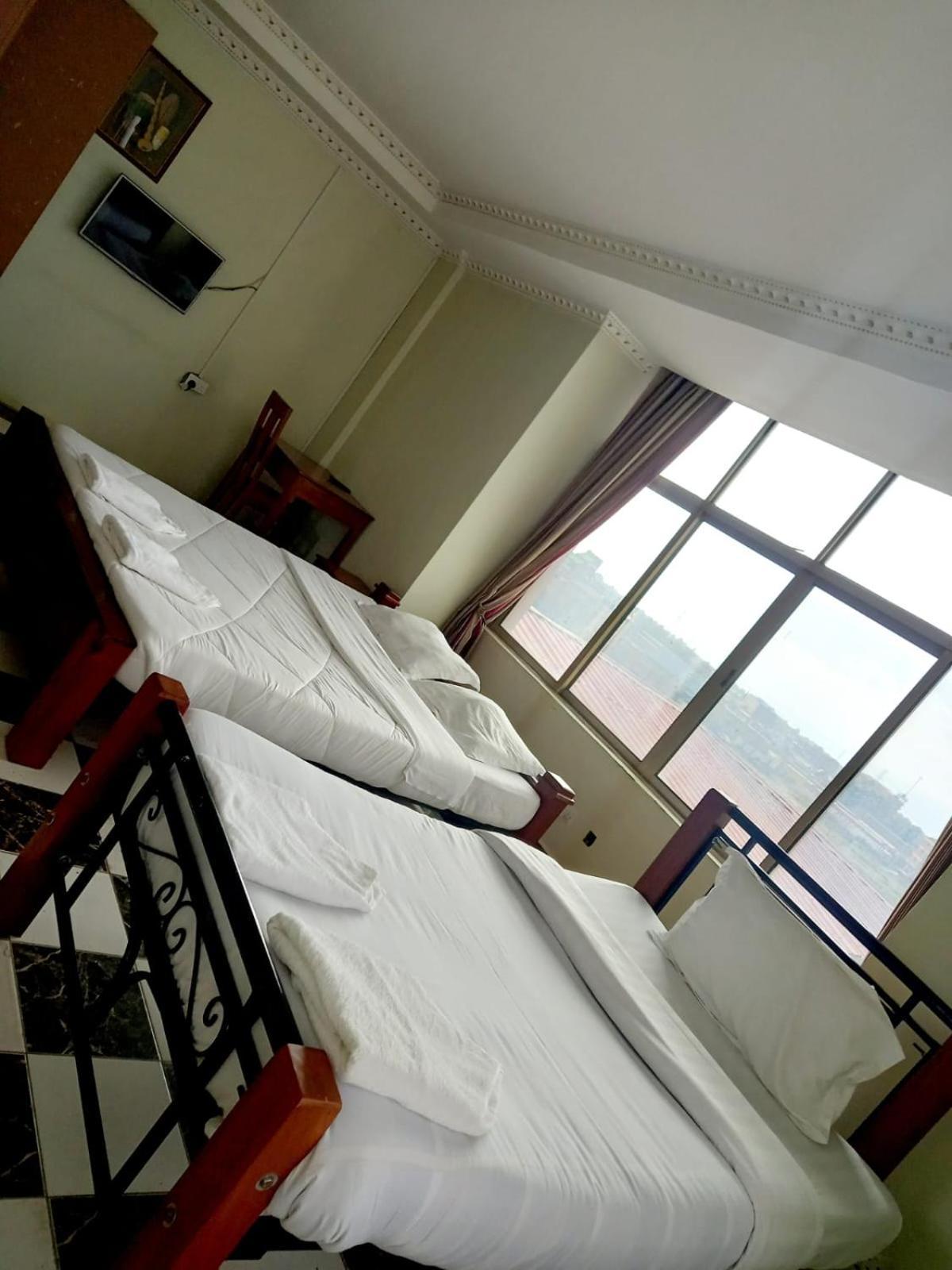 Newstead Hotel נאיוואשה מראה חיצוני תמונה